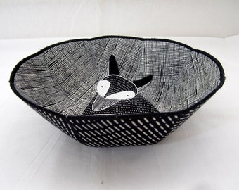 Dashed Fox fabric mini bowl black and white screen mesh