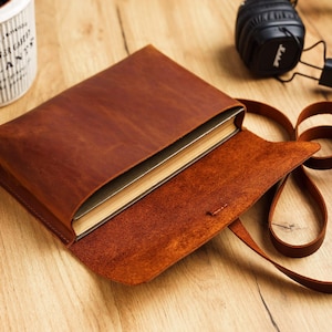 Custom leather book sleeve, Handmade book protector, Personalized reading cover, Durable travel book holder, Gift for book lovers