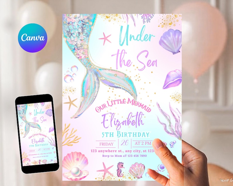K&ouml;nnte beinhalten: Eine Geburtstagseinladung zum Thema Meerjungfrau mit dem Text "Under the Sea". Die Einladung zeigt eine Meerjungfrauenschwanz, Muscheln und Seesterne in Pastellfarben. Ein Smartphone zeigt das gleiche Design.