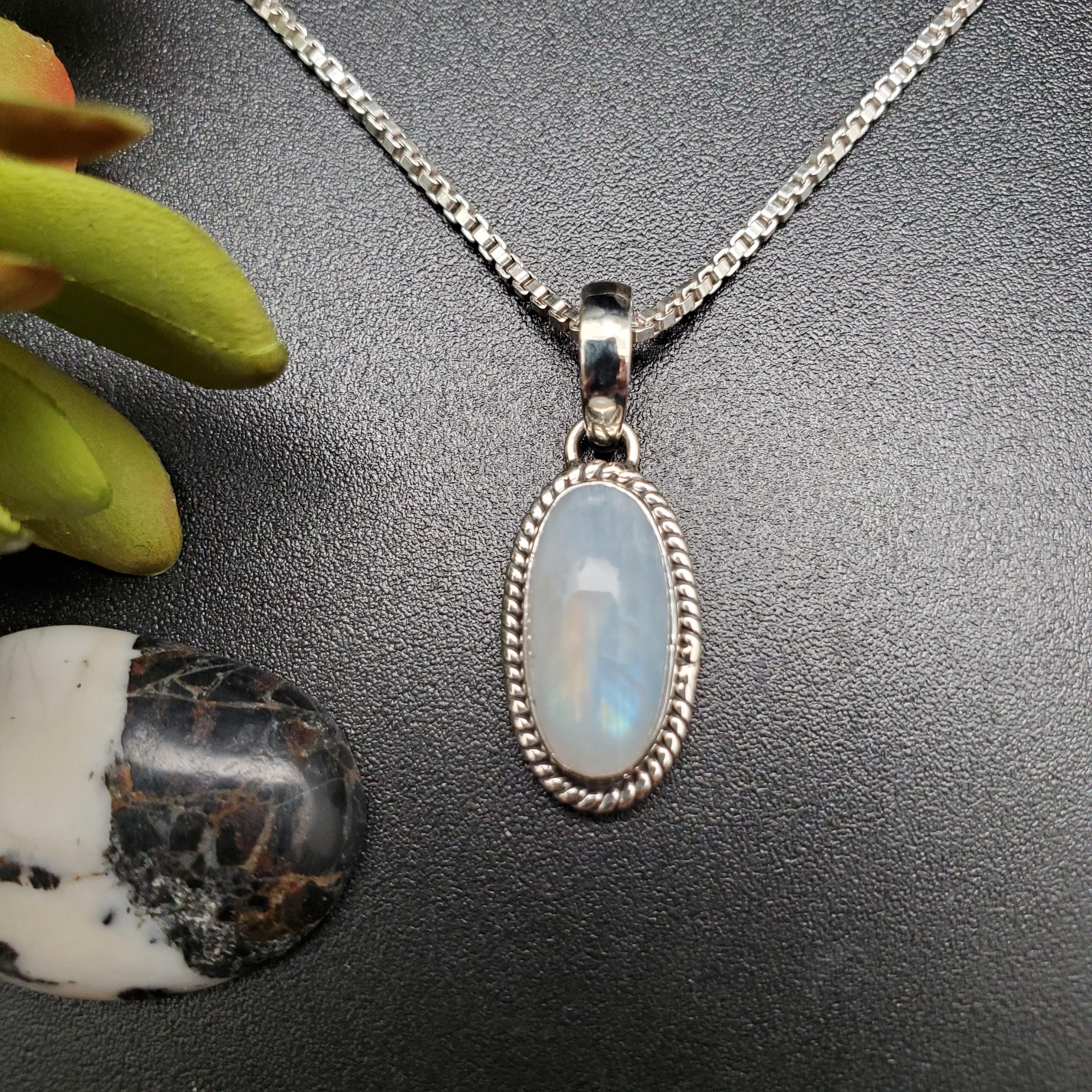 Z-099 | Lovely Long Oval Rainbow Moonstone Necklace Pendant