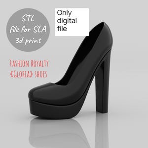 Pode incluir: Um sapato de plataforma preto com salto alto e grosso. O texto na imagem diz: STL file for SLA 3d print, Only digital file, FASHION ROYALTY «GLORIA» SHOES. O sapato tem um acabamento liso e brilhante com um design de bico arredondado.