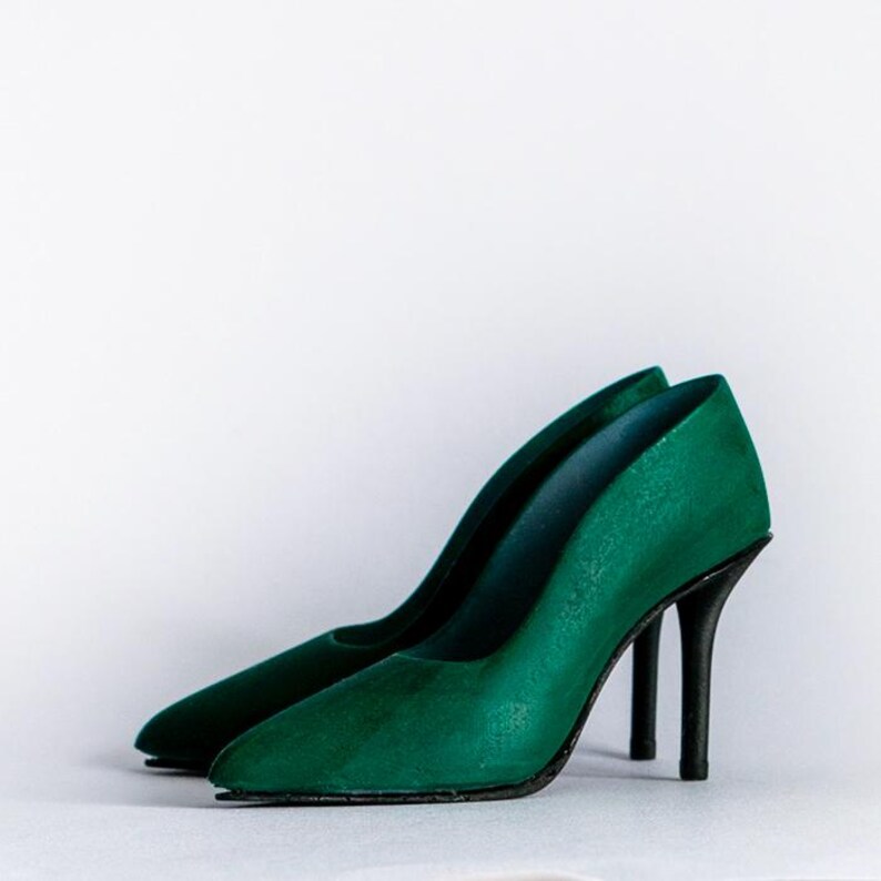 Tonner 16" Tyler Doll Pointed Toe Stiletto Shoes | "Eleanor" Green top + black