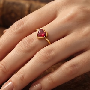 14K gouden hartgeslepen rode granaatring – minimalistische ringset hart solitaire beloftering – geboortesteen januari ring-juli geboortesteen geschenken