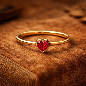 14K Gold Herz geschnittener Roter Granat Ring - Minimalistische Lünette Set Herz Solitaire Versprechensring - Januar Birthstone Ring- Juli Birthstone Geschenke