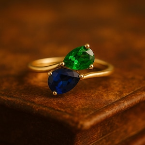 Toi et Moi Sapphire & Emerald Ring unique family birthstone ring Pear Cut Gemstone Engagement Ring Best Friend Gift Women Adjustable Jewelry