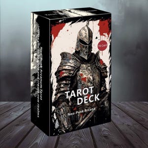 Könnte beinhalten: Eine Tarot-Kartenspielbox mit einem Ritter in Rüstung und roten Farbspritzern. Die Box zeigt "TAROT DECK" und "Neo-Punk Arcana". Sie enthält auch die Angaben "78 Karten" und "Neo-Punk Arcanum Tarot lädt dich ein, neue Reiche zu erforschen und zu erschaffen".