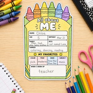 Puede incluir: Una ficha de actividades con forma de crayón titulada All About Me, con cuerpo amarillo y puntas de colores en la parte superior. El formulario incluye campos para nombre, edad, cumpleaños, familia, mascotas, pasatiempos y metas futuras.