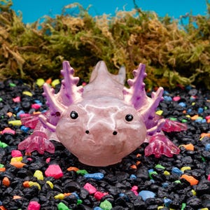 Rose Quartz Crystal Chip Axolotl Figure, Resin Animal Sculpture, Hand-Painted Details image 1