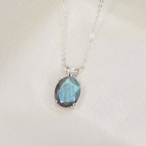 Labradorite Necklace, 10x8 Oval Faceted Labradorite Necklace, Labradorite Jewelry, Labradorite Pendant, Delicate Necklace, Layering Necklace