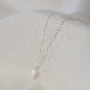 Delicate Pearl Necklace, Pearl Pendant Necklace, Simple Pearl Necklace, Bridesmaid Gifts, June Birthstone, Freshwater Pearl Necklace, Bridal