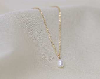 Delicate Pearl Necklace