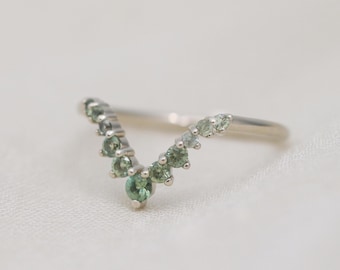Artemis Chevron Ring with Ombre Green Montana Sapphires, Ethically Sourced Sapphire Ring, Color Gradient Ring, Green Sapphire Wedding Band
