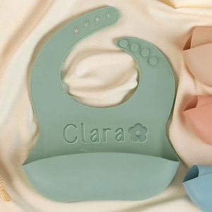 Personalized Silicone Baby Bib – Custom Engraved Toddler Bib – Baby Shower Gift – First Birthday Bib – Mess-Free Bib for New Moms