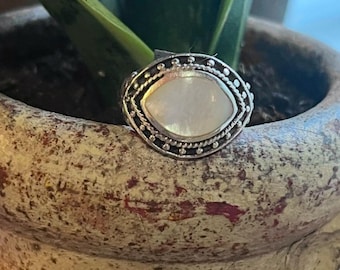 Anillo de plata maciza 925 con nácar, talla 4