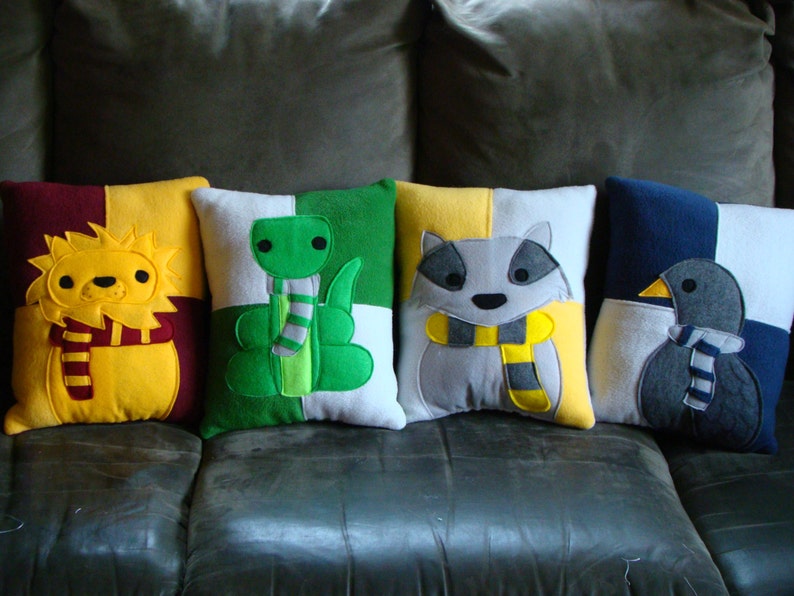 Wizard house mascot pillows image 1