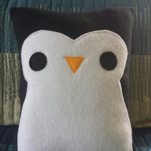 Fleece Penguin Pillow: Decorative Plush Cushion (12x14.5 inches)