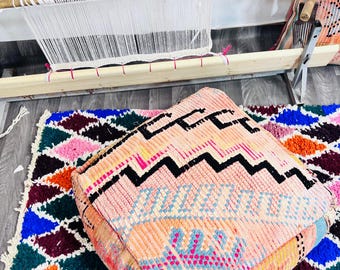 Puf de lana marroquí hecho a mano, otomana bereber vintage, kilim bohemio
