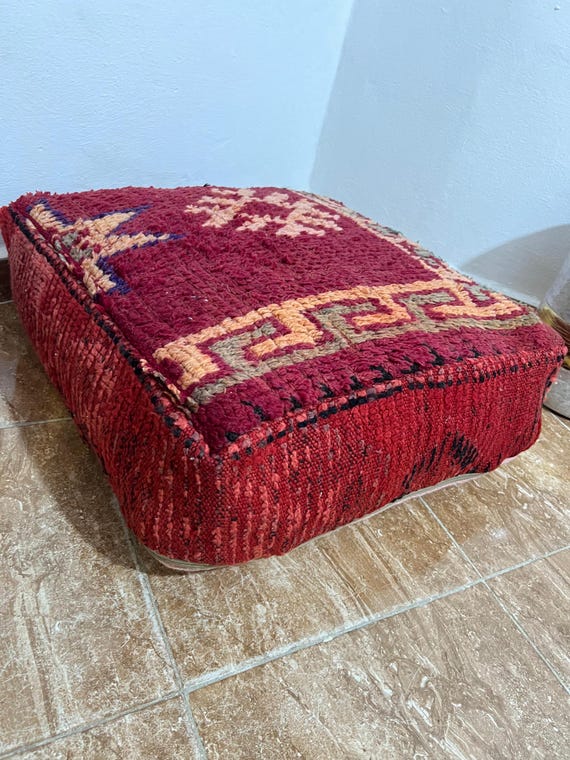 ハンドメイドウールのモロッコ風プーフカバー：ベニ・ウラインのフロア