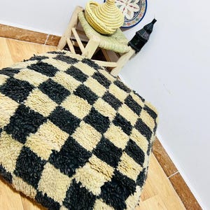 Colorful Moroccan Kilim Pouf – Vintage Handwoven Floor Cushion – Berber Ottoman – Eclectic Boho Decor