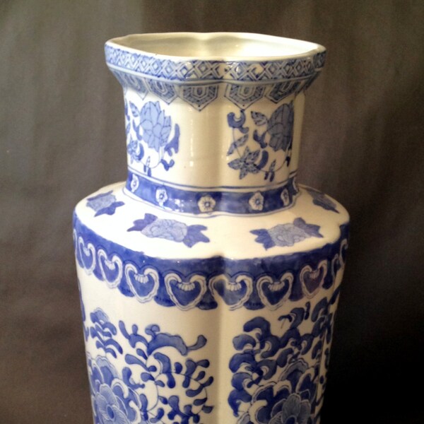 18 1/2" Colorful Chinese Hand painted Blue and White PORCELAIN FLOOR VASE / Very  Striking / Decorative as well as Functional.