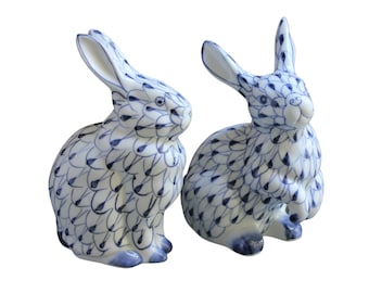 Andrea Sadek Blue White Porcelain Bunny Rabbits Figurine Fishnet Hand Painted Vintage Set Of 2