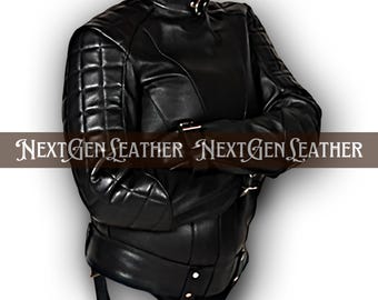Unisex Zwangsjacke aus Rindsleder, Kreuzarm-Design, gesteppte Ärmel, verstellbare Träger | Cosplay