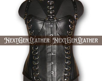 Top corsetto in pelle nera: design con cinturino con fibbia punk gotico