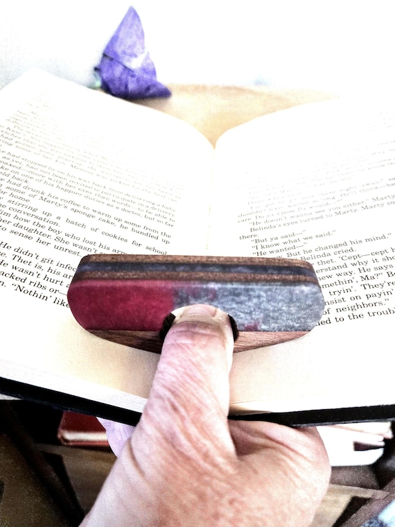Handcrafted Wood & Magenta Resin Book Thumb Page Holder | Metallic Purple / Pink Thumb Bookmark | Ergonomic Reader Gift for Book Lovers