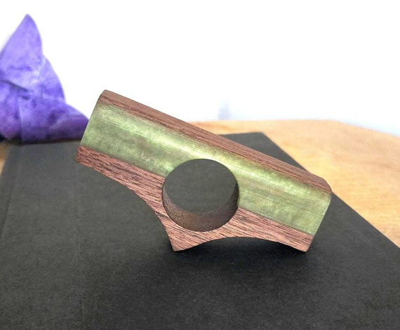 Handcrafted Wood & Moss Green Resin Book Thumb Page Holder | Sage Green Thumb Bookmark | Ergonomic Reader Gift for Book Lovers - Teachers