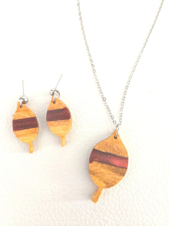 Handcrafted Wood Resin Jewelry Set – Natural Pendant Necklace, Earrings – Rustic Artisan Style