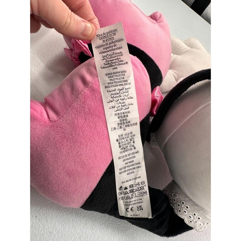 Muñeca de peluche Minnie Mouse de Disney con vestido rosa de lunares, tamaño grande, 71 cm. Tienda Disney imagen 4