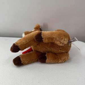 Reno de peluche Lindt By Gund marrón y rojo, juguete navideño coleccionable, bufanda navideña imagen 9