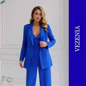 Elegant Blue Crepe Trouser Suit with Top: Women&#39;s Pantsuit