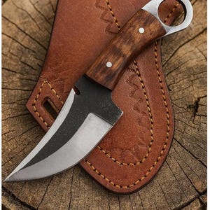 Tatla Craft Handgeschmiedetes Jagdmesser 20.5cm 1095 Carbonstahl Rosenholz Griff Lederscheide Outdoor Survival Gürtelmesser Geschenk Männer