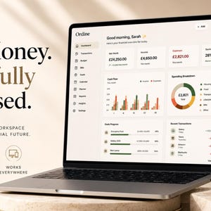 Könnte beinhalten: Ein Laptop und ein Smartphone zeigen die Ordine Finanz-Dashboard-Oberfläche. Der Bildschirm zeigt Finanzdaten, Diagramme und den Text Your Money. Beautifully Organised. Das Layout enthält Abschnitte für Nettovermögen, Einkommen, Ausgaben und Ausgabenaufschlüsselungen mit Symbolen für Budget, Rechnungen und Ersparnisse.