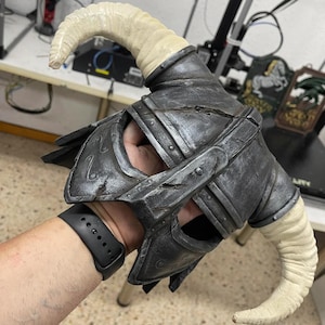 Skyrim Iron Helmet Cosplay/Costume/Weapons/Sword/Prop