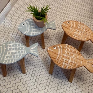 1:12 Scale Dollhouse Miniature Fish Stool