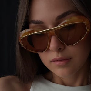 Y2K Oversized Gradient Sunglasses Retro Futuristic Festival Shades Statement Summer Eyewear for Women Trendy Fashion Glasses 2025