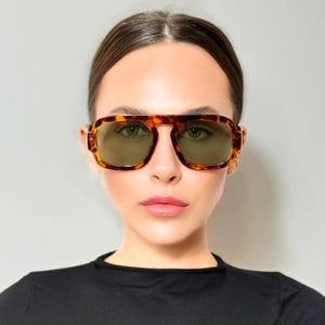 Tortoise Shell Oversized Sunglasses Retro Square Frame Shades Bold 70s Style Eyewear Unisex Statement Sunglasses UV400