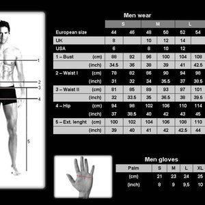 Pu&ograve; includere: Tabella delle taglie per abbigliamento e guanti da uomo. La tabella mostra le misure in pollici e centimetri per diverse taglie, tra cui S, M, L e XL. La tabella include anche le misure per il busto, la vita, i fianchi e la lunghezza.