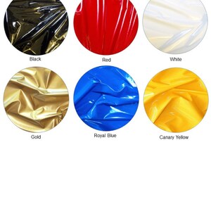 Pu&ograve; includere: Tabella colori che mostra 6 colori diversi di tessuto in vinile elasticizzato a 4 vie. I colori sono nero, rosso, bianco, oro, blu reale e giallo canarino.