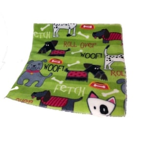 Dog Breeds Guinea Pig Fleece Cage Liner | Waterproof | Absorbent lap pad