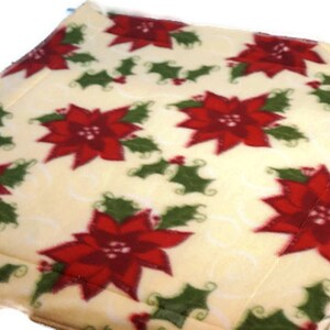 Holly and Ivy Guinea Pig Fleece Cage Liner | Waterproof | Absorbent Lap pad