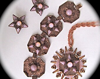 MID CENTURY Copper Long Necklace, Bold Bracelet, Star Earrings Parure: Pink LUCITE Accents on Copper