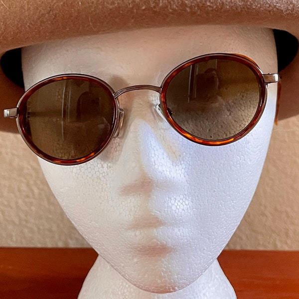 Vtg FOSTER GRANT Sunglasses "Remington" Adult Small Tortoise Shell Accents Side Shields Brown Lenses Non Prescription