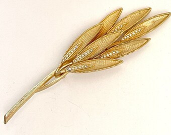 1970s-80s LARGE LEAF Cluster Gold Tone BROOCH Rhinestone Accents Pin Scarf Lapel Hat