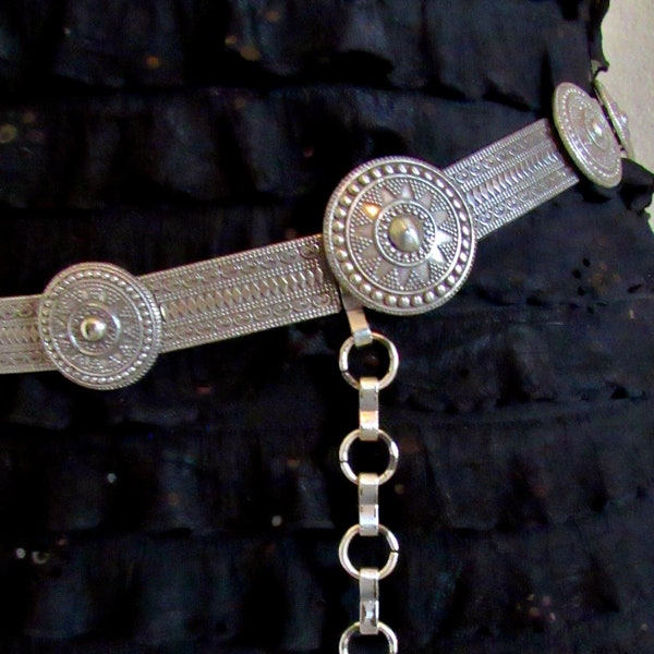 90s SILVER CHAIN LINKED Taiwan Made Statement Fashion Belt 33 Inches Plus 5 Inch Extender