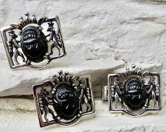 1960s Hickok Scarab Cufflinks & Tie Clasp – Silver Plated Guardian Lion Set