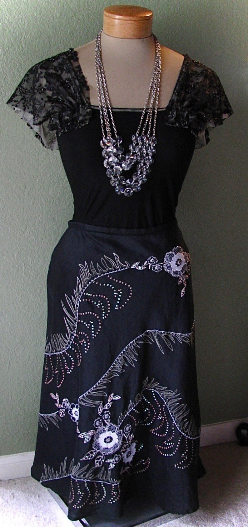 Vintage LACEY On or Off Shoulder BEADED Lace BLOUSE Stretch Bodice Top Size Small