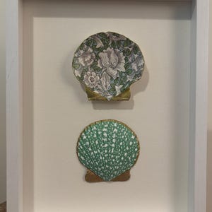 Hand-Painted Seashell Art – Framed Shadow Box, Linen Mat, Coastal Style Decor